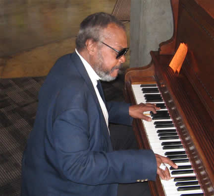 Pianist Joe Bonner